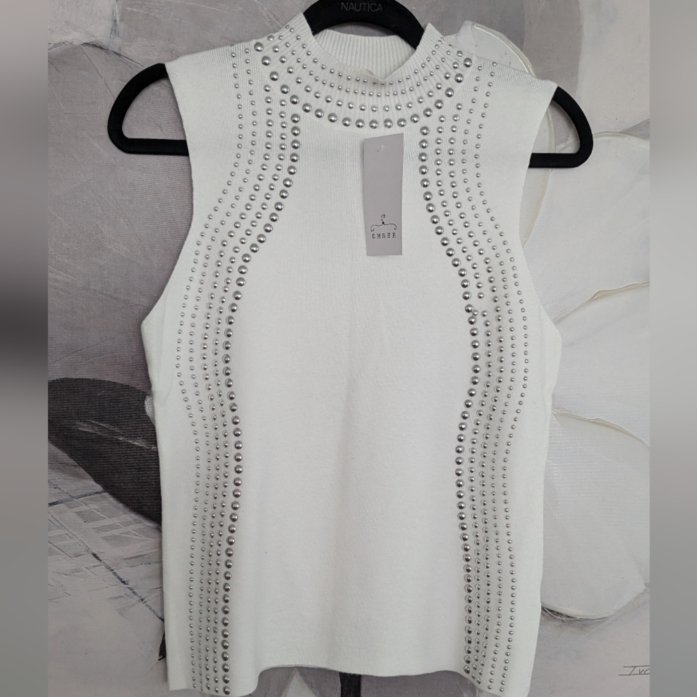 Ember Super Soft Silver Studded Sleeveless Sweater Size Med L & X Large Nwt ❤️